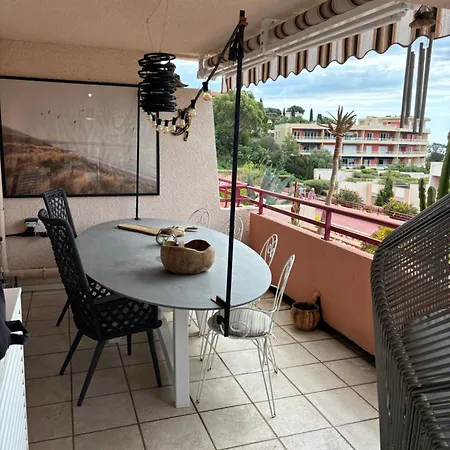 T3 Luxe, Vue Mer-piscine, A Pied Apartment *